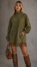 Vestido cuello alto con dobladillo