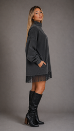 Vestido cuello alto con dobladillo