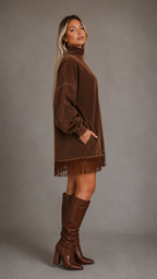 Vestido cuello alto con dobladillo