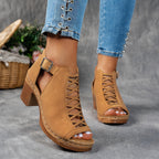 Botines Casual con Enrejado y Hebilla – Tacón Grueso