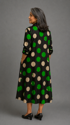 Vestido Camisero Elegante – Estampado de Lunares